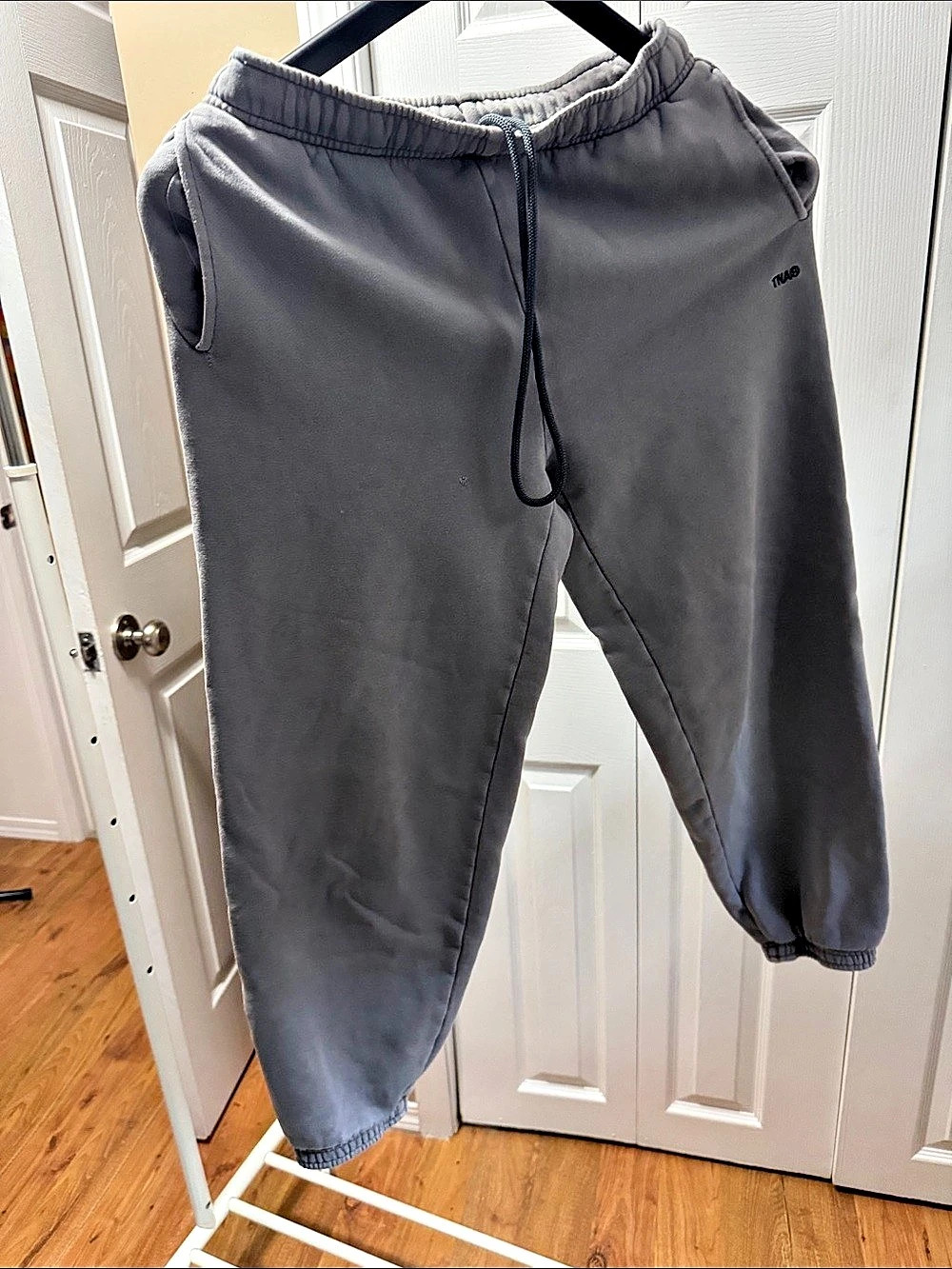 TNA Sweatfleece Cozy Fleece Mega Fit Gray Jogger Pants Size XS